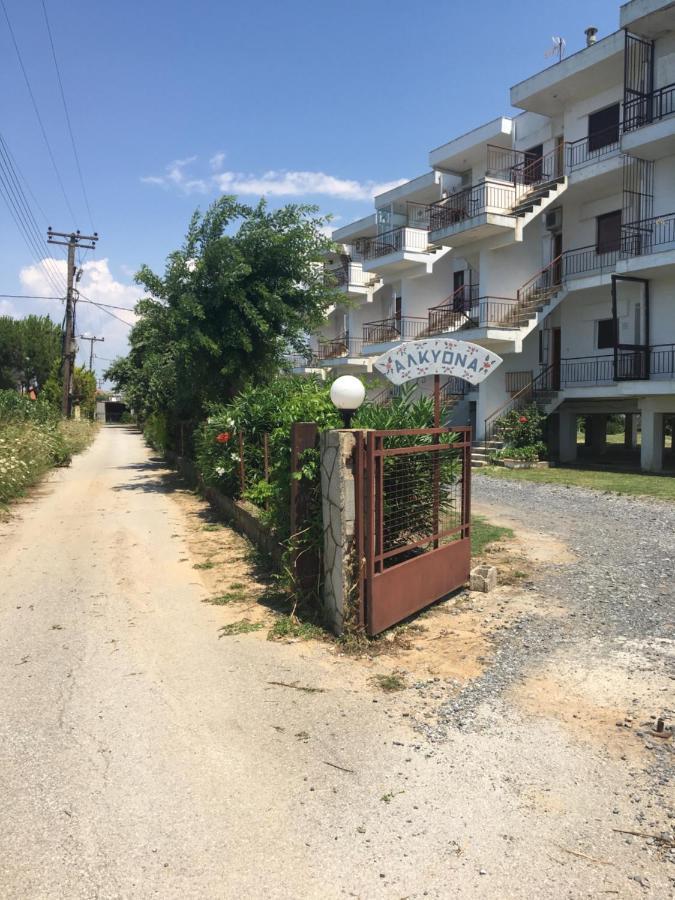 Lovely Apartment By The Sea 2 ….. Epanomi Exterior photo